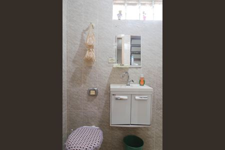 Casa à venda com 380m², 4 quartos e 4 vagasBanheiro 2 