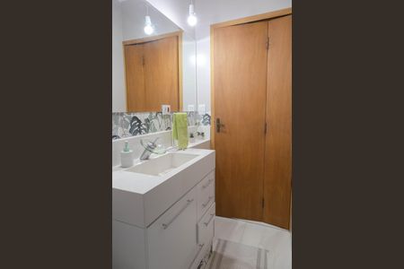 Casa à venda com 380m², 4 quartos e 4 vagasBanheiro