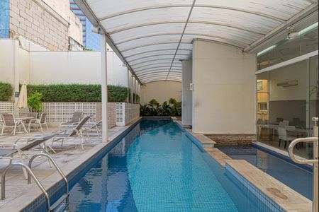 Studio à venda com 28m², 1 quarto e 1 vaga Studio à venda com 28m², 1 quarto e 1 vagaÁrea comum - Piscina