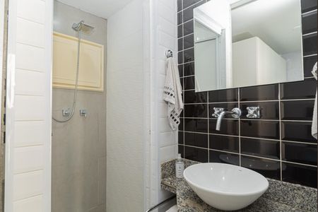 Studio à venda com 28m², 1 quarto e 1 vaga Studio à venda com 28m², 1 quarto e 1 vagaBanheiro