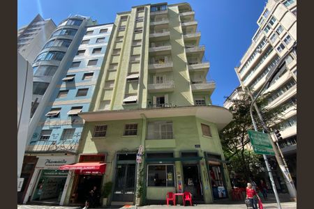 Apartamento à venda com 65m², 1 quarto e sem vagaFachada