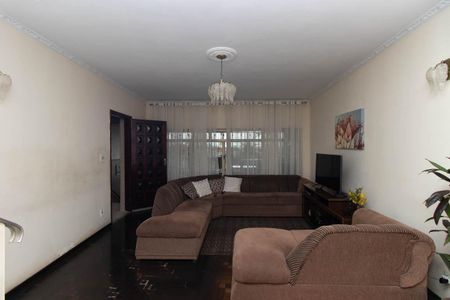 Casa à venda com 176m², 3 quartos e 2 vagasSala