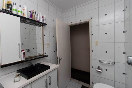 Casa à venda com 176m², 3 quartos e 2 vagasBanheiro Social