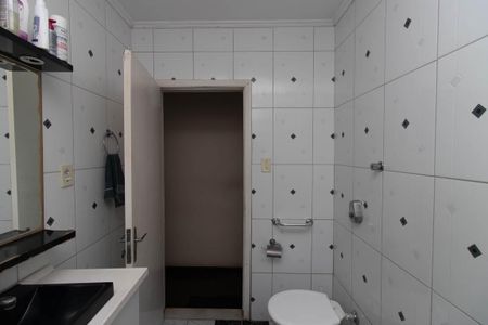 Casa à venda com 176m², 3 quartos e 2 vagasBanheiro Social