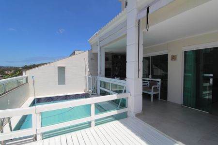 Casa de condomínio à venda com 318m², 5 quartos e 4 vagasVaranda - Piscina