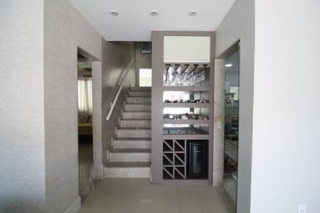 Sala de casa de condomínio à venda com 5 quartos, 318m² em Pechincha, Rio de Janeiro