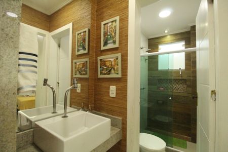 Banheiro da suíte 1 de casa de condomínio à venda com 5 quartos, 318m² em Pechincha, Rio de Janeiro