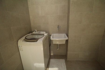 Casa de condomínio à venda com 318m², 5 quartos e 4 vagasÁrea de serviço