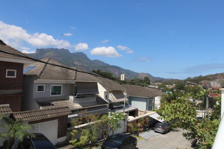 Casa de condomínio à venda com 318m², 5 quartos e 4 vagasVaranda - Vista