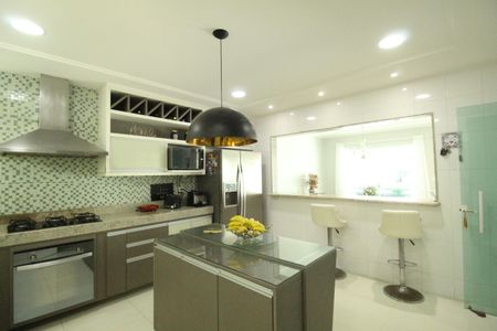 Casa de condomínio à venda com 318m², 5 quartos e 4 vagasCozinha