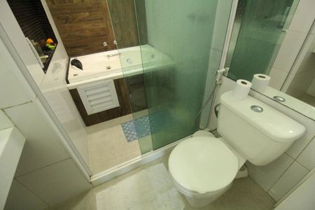 Casa de condomínio à venda com 318m², 5 quartos e 4 vagasBanheiro da suíte 4