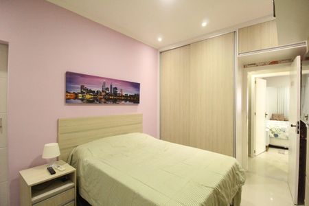 Casa de condomínio à venda com 318m², 5 quartos e 4 vagasSuíte 3