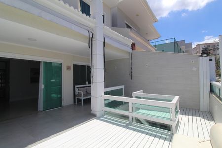 Casa de condomínio à venda com 318m², 5 quartos e 4 vagasVaranda