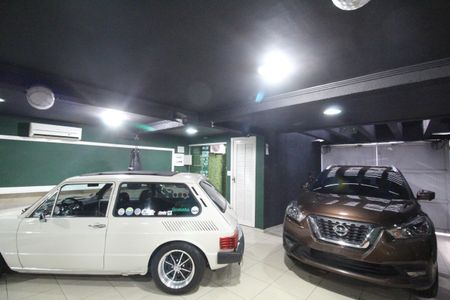 Casa de condomínio à venda com 318m², 5 quartos e 4 vagasGaragem