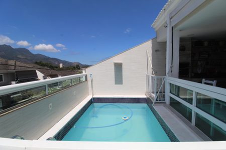 Casa de condomínio à venda com 318m², 5 quartos e 4 vagasVaranda - Piscina