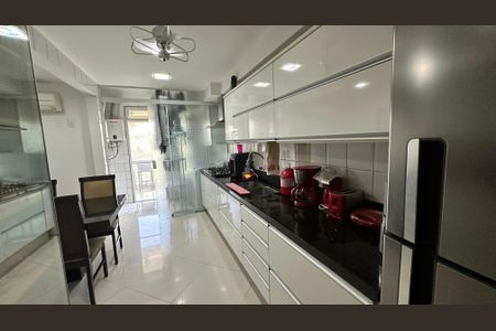 Apartamento à venda com 114m², 3 quartos e 2 vagas Apartamento à venda com 114m², 3 quartos e 2 vagasCozinha