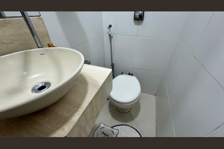 Apartamento à venda com 114m², 3 quartos e 2 vagas Apartamento à venda com 114m², 3 quartos e 2 vagasLavabo