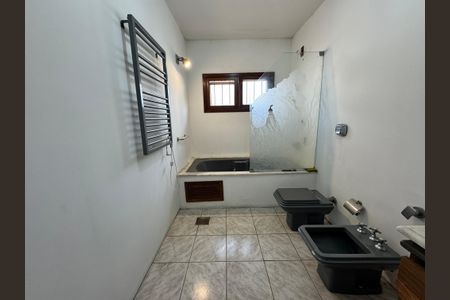Casa para alugar com 320m², 4 quartos e 1 vagaBanheiro Suíte