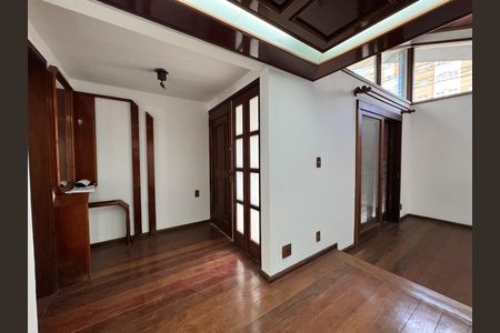 Casa para alugar com 320m², 4 quartos e 1 vagaHall de entrada