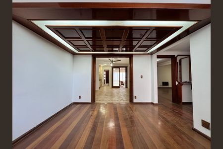 Casa para alugar com 320m², 4 quartos e 1 vagaSala