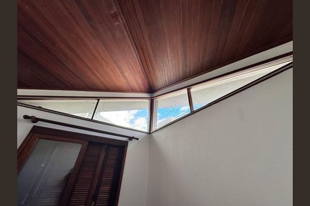 Casa para alugar com 320m², 4 quartos e 1 vagaSala