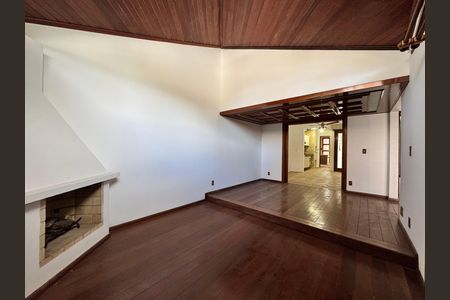 Casa para alugar com 320m², 4 quartos e 1 vagaSala