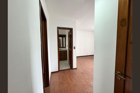 Casa para alugar com 320m², 4 quartos e 1 vagaSuíte