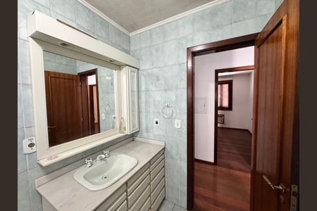 Casa para alugar com 320m², 4 quartos e 1 vagaBanheiro 2