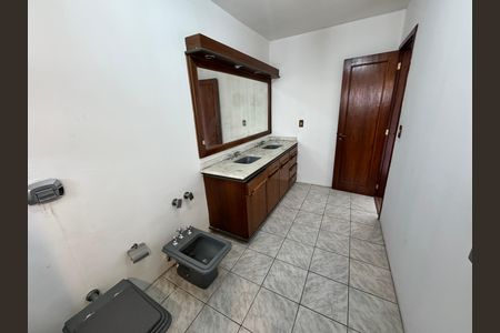 Casa para alugar com 320m², 4 quartos e 1 vagaBanheiro Suíte