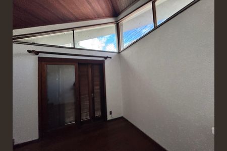 Casa para alugar com 320m², 4 quartos e 1 vagaSala