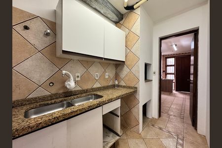 Casa para alugar com 320m², 4 quartos e 1 vagaCozinha