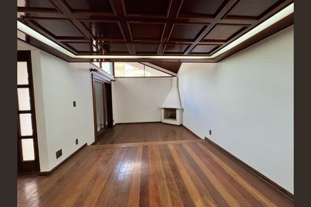 Casa para alugar com 320m², 4 quartos e 1 vagaSala