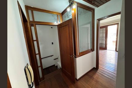 Casa para alugar com 320m², 4 quartos e 1 vagaCorredor