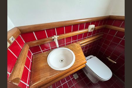 Casa para alugar com 320m², 4 quartos e 1 vagaLavabo