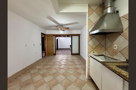 Casa para alugar com 320m², 4 quartos e 1 vagaCozinha