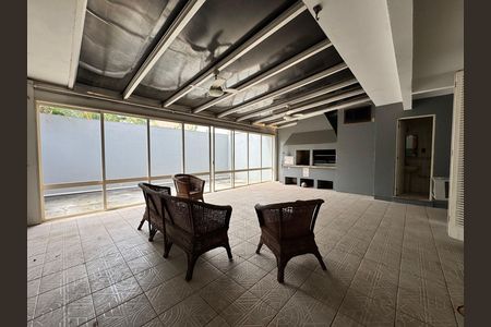Casa para alugar com 320m², 4 quartos e 1 vagaÁrea comum - Salão de festas