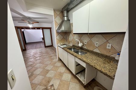 Casa para alugar com 320m², 4 quartos e 1 vagaCozinha