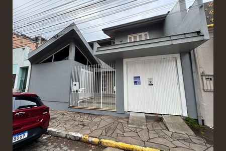 Casa para alugar com 320m², 4 quartos e 1 vagaPlaquinha fachada