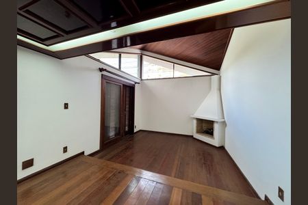 Casa para alugar com 320m², 4 quartos e 1 vagaSala