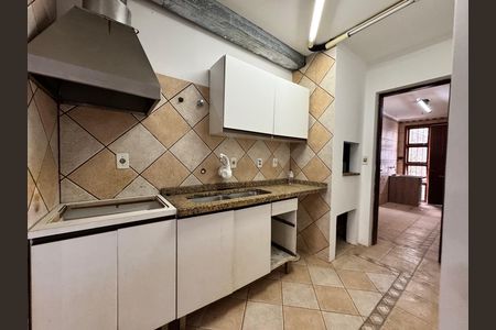 Casa para alugar com 320m², 4 quartos e 1 vagaCozinha