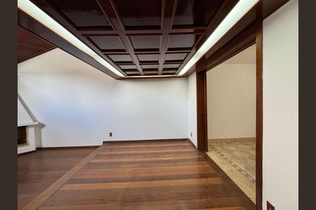 Casa para alugar com 320m², 4 quartos e 1 vagaSala