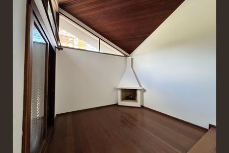 Casa para alugar com 320m², 4 quartos e 1 vagaSala