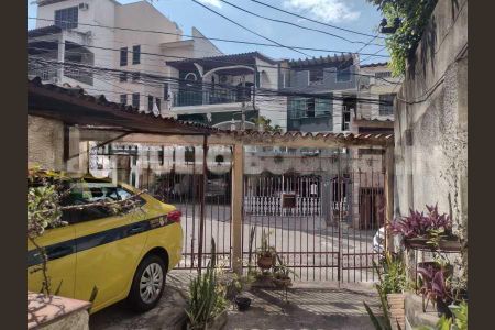 Casa de condomínio à venda com 150m², 3 quartos e 1 vaga