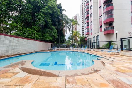 Apartamento à venda com 200m², 3 quartos e 3 vagasPiscina