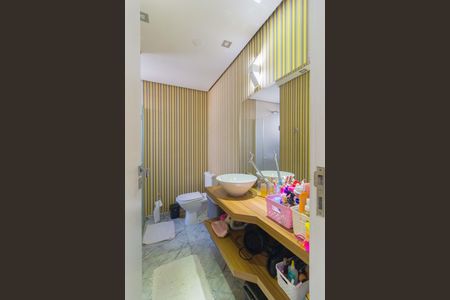 Apartamento à venda com 200m², 3 quartos e 3 vagasBanheiro da Suíte 1