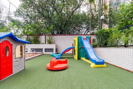 Apartamento à venda com 200m², 3 quartos e 3 vagasPlayground