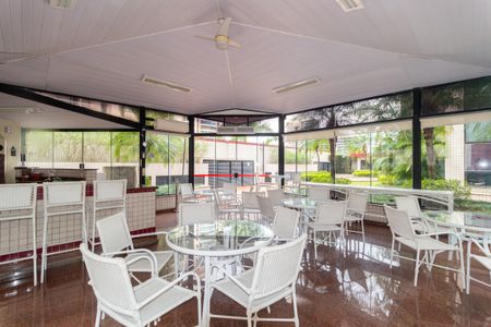 Apartamento à venda com 200m², 3 quartos e 3 vagasChurrasqueira