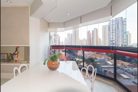 Apartamento à venda com 200m², 3 quartos e 3 vagasVaranda