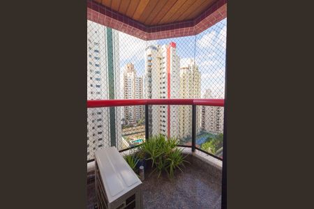 Apartamento à venda com 200m², 3 quartos e 3 vagasVaranda - Suíte 3