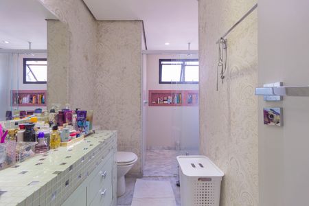 Apartamento à venda com 200m², 3 quartos e 3 vagasBanheiro da Suíte 3